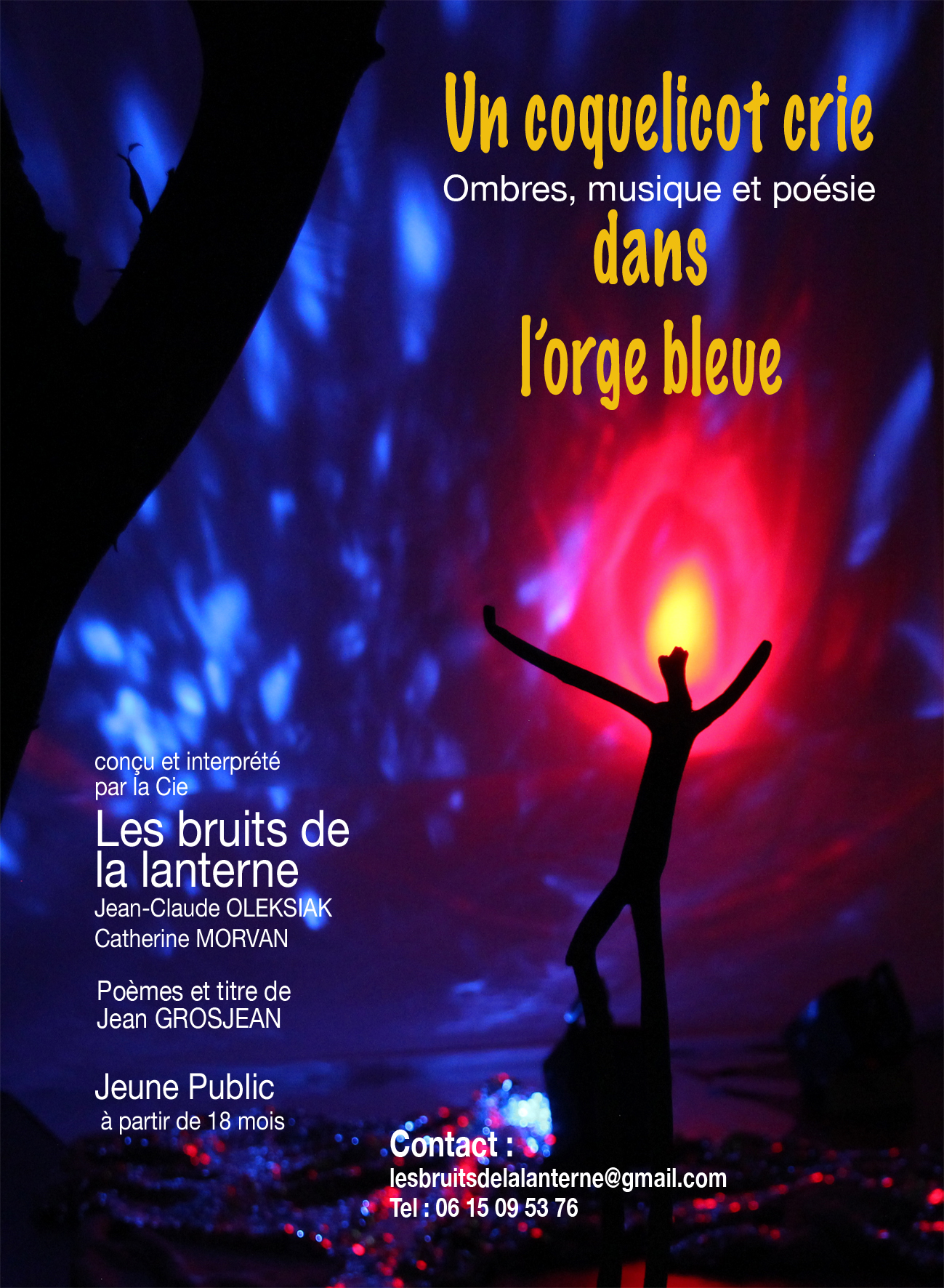 Un coquelicot crie dans l'orge bleue